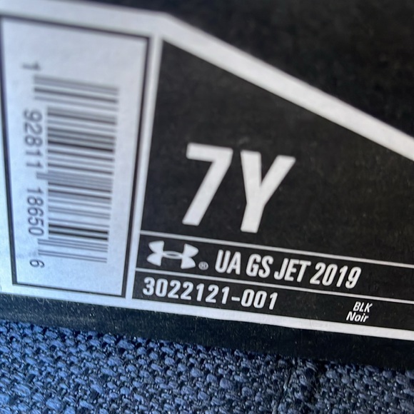 Brand new Kids size 7 (can fit men’s) sneakers under armor - Picture 5 of 7